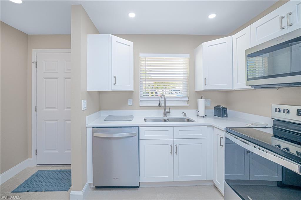 DAVIS LAKE CONDO - Residential