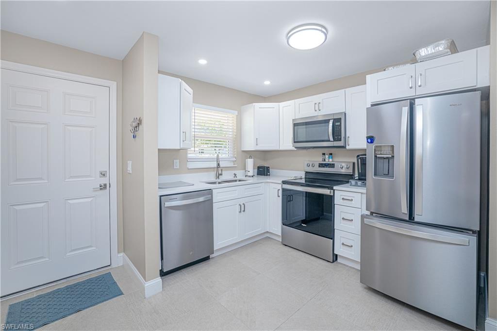 DAVIS LAKE CONDO - Residential