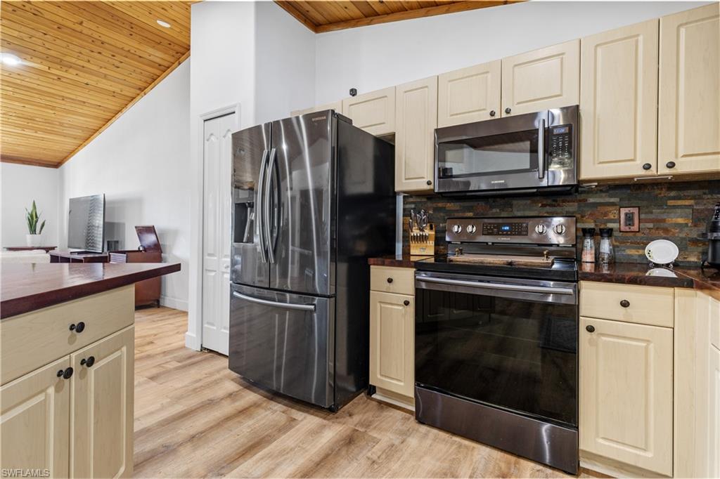 CAPE CORAL - Residential Lease