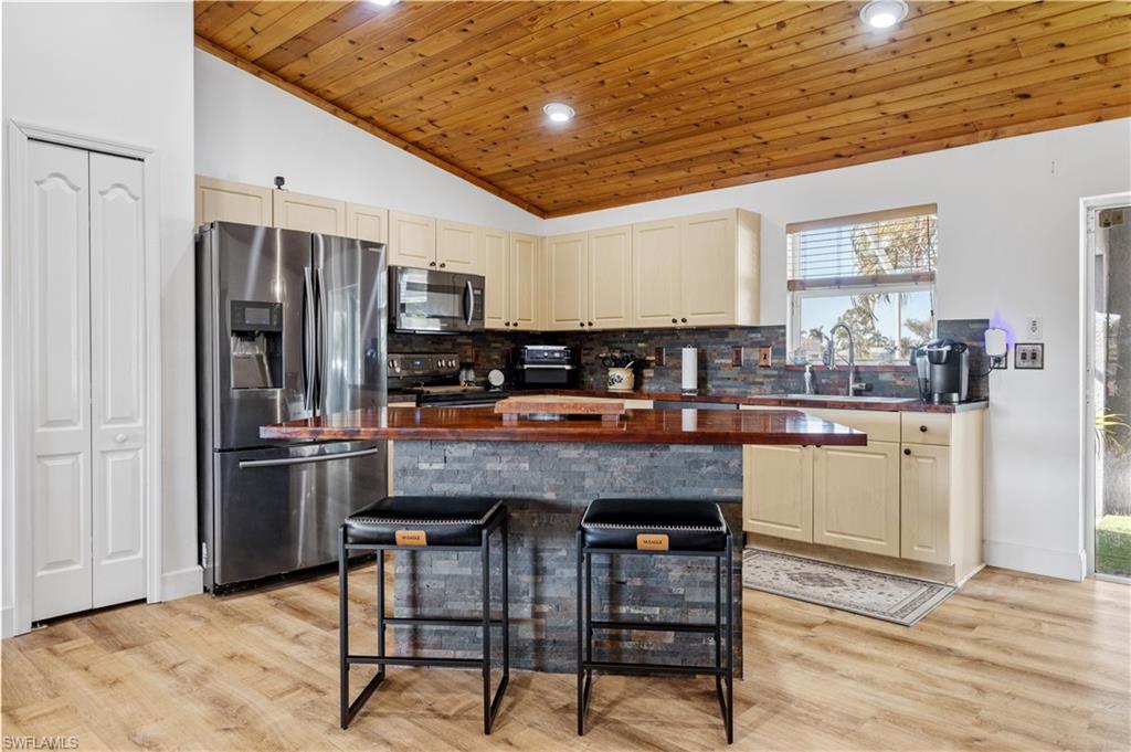 CAPE CORAL - Residential Lease