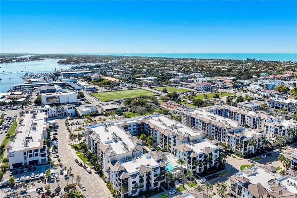 NAPLES SQUARE - Residential