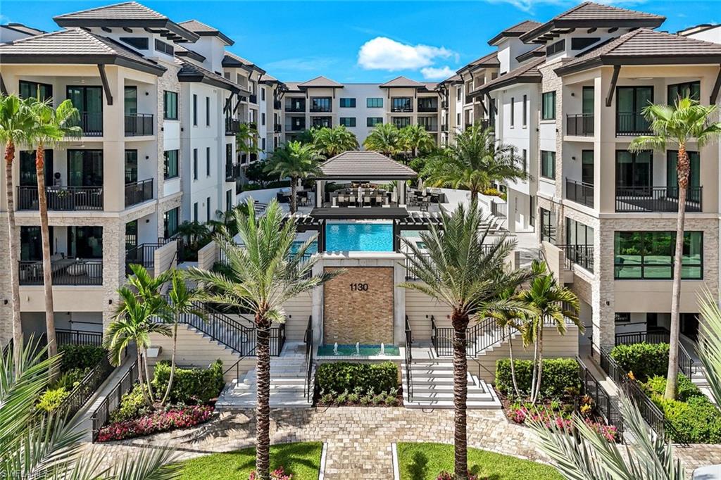 NAPLES SQUARE - Residential