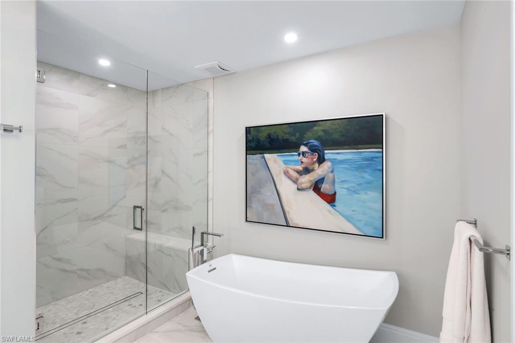 NAPLES SQUARE - Residential