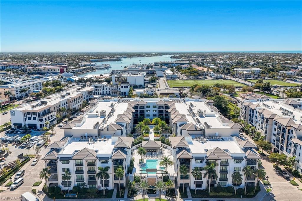NAPLES SQUARE - Residential