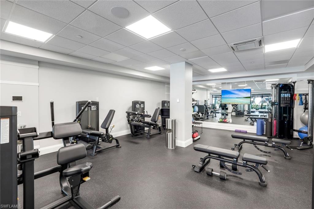 NAPLES SQUARE - Residential