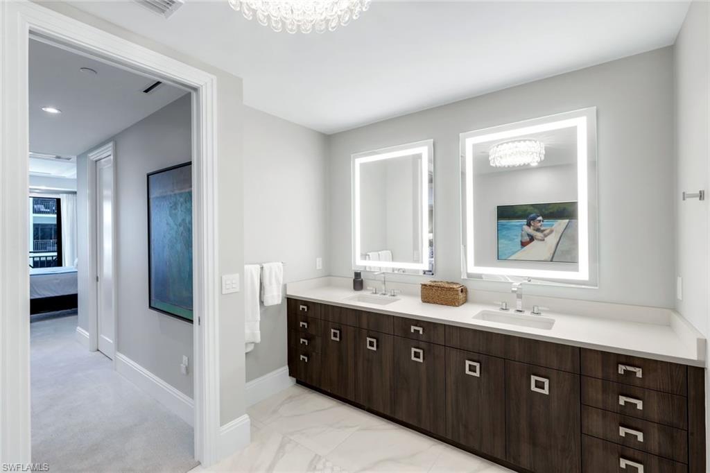 NAPLES SQUARE - Residential