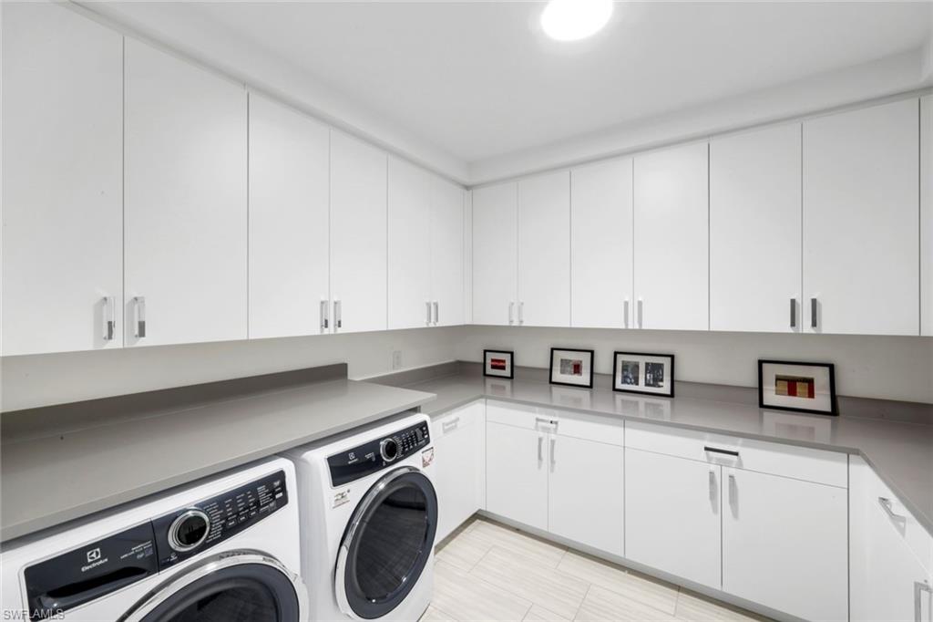 NAPLES SQUARE - Residential