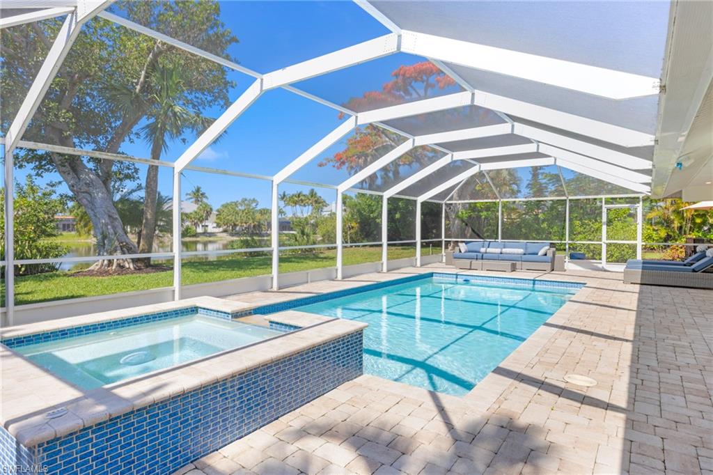 PALM LAKE - Residential