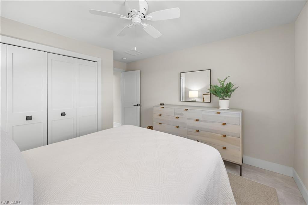 PALM LAKE - Residential