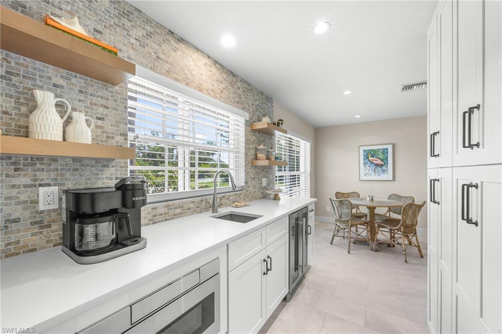PALM LAKE - Residential