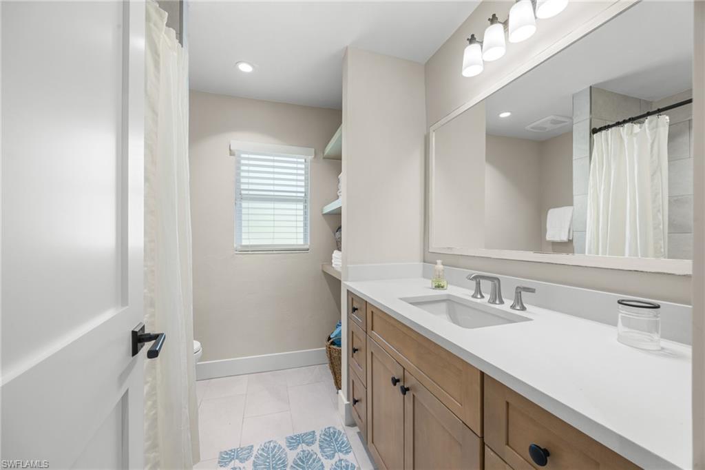 PALM LAKE - Residential