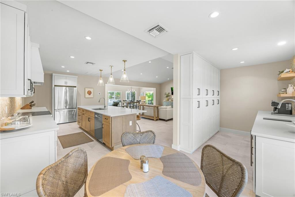 PALM LAKE - Residential