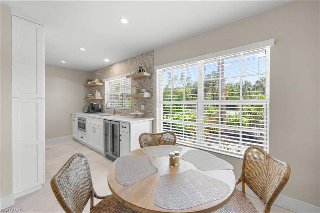 PALM LAKE - Residential