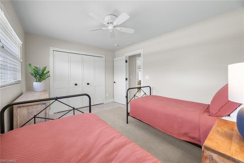 PALM LAKE - Residential