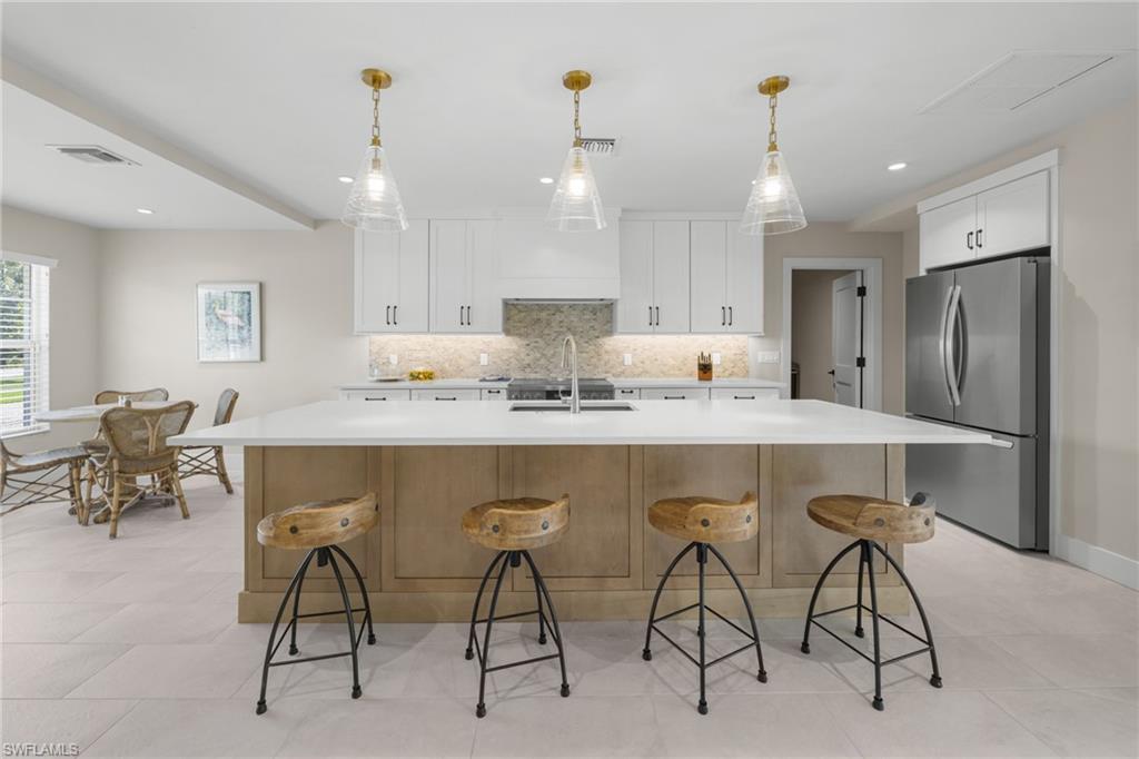 PALM LAKE - Residential