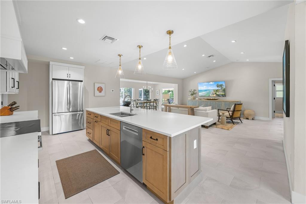 PALM LAKE - Residential