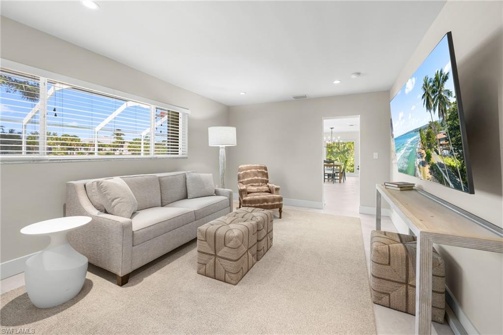 PALM LAKE - Residential