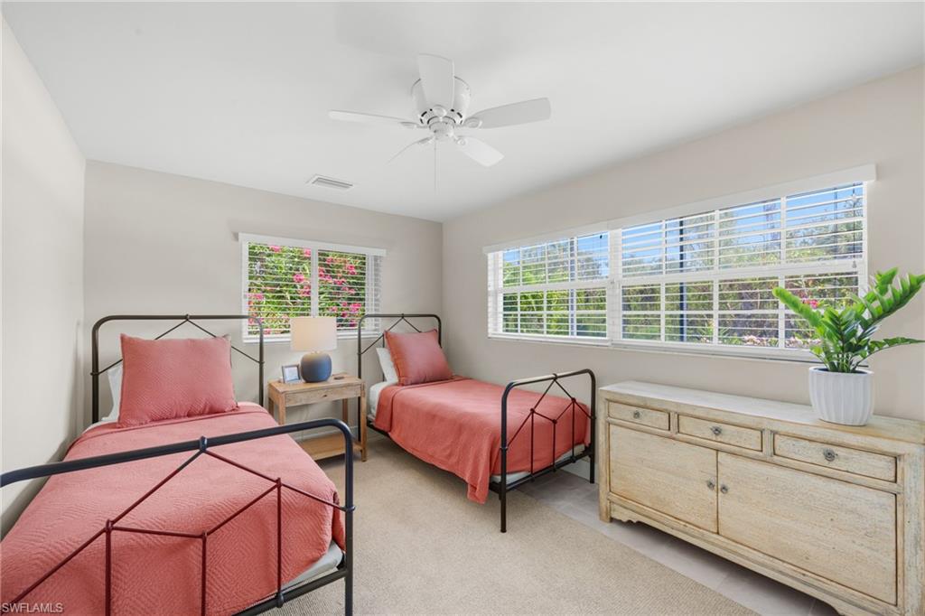PALM LAKE - Residential