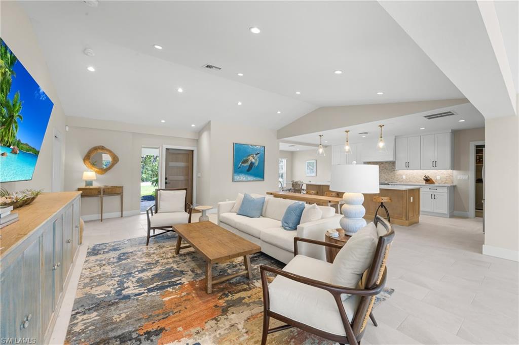 PALM LAKE - Residential