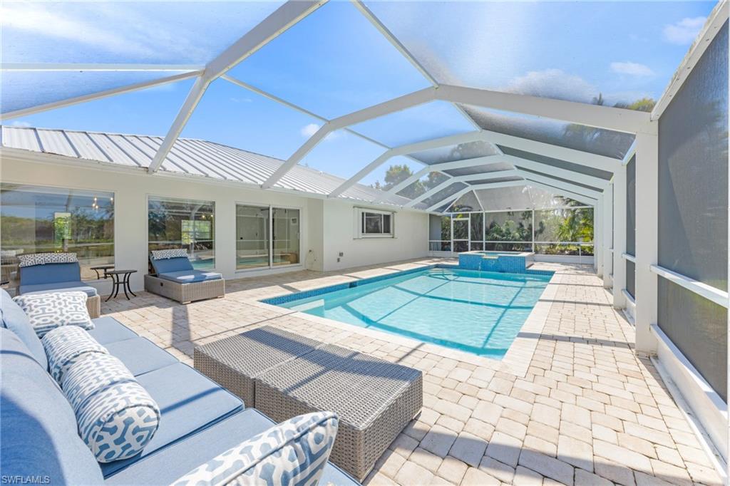 PALM LAKE - Residential