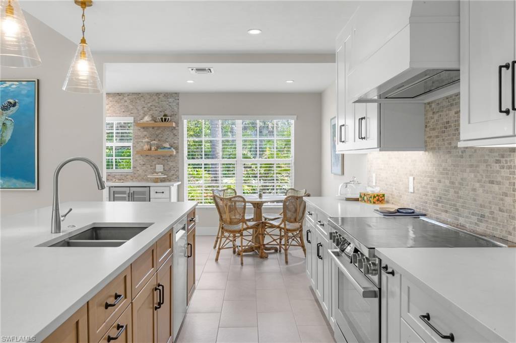 PALM LAKE - Residential