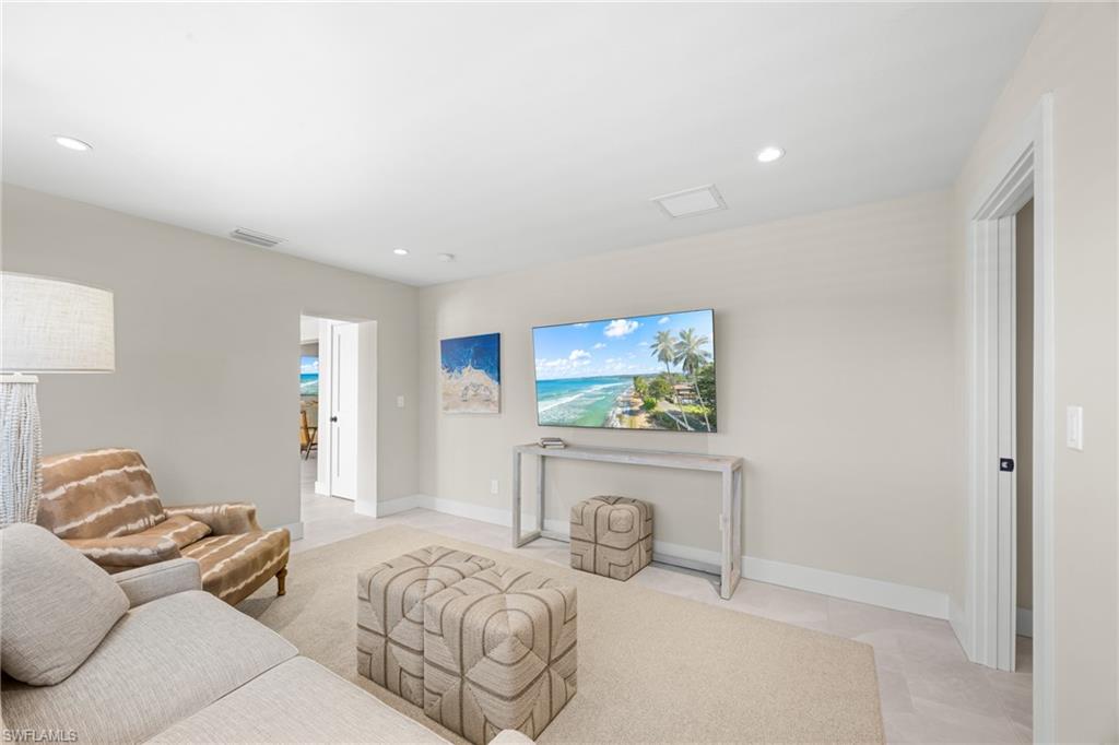 PALM LAKE - Residential