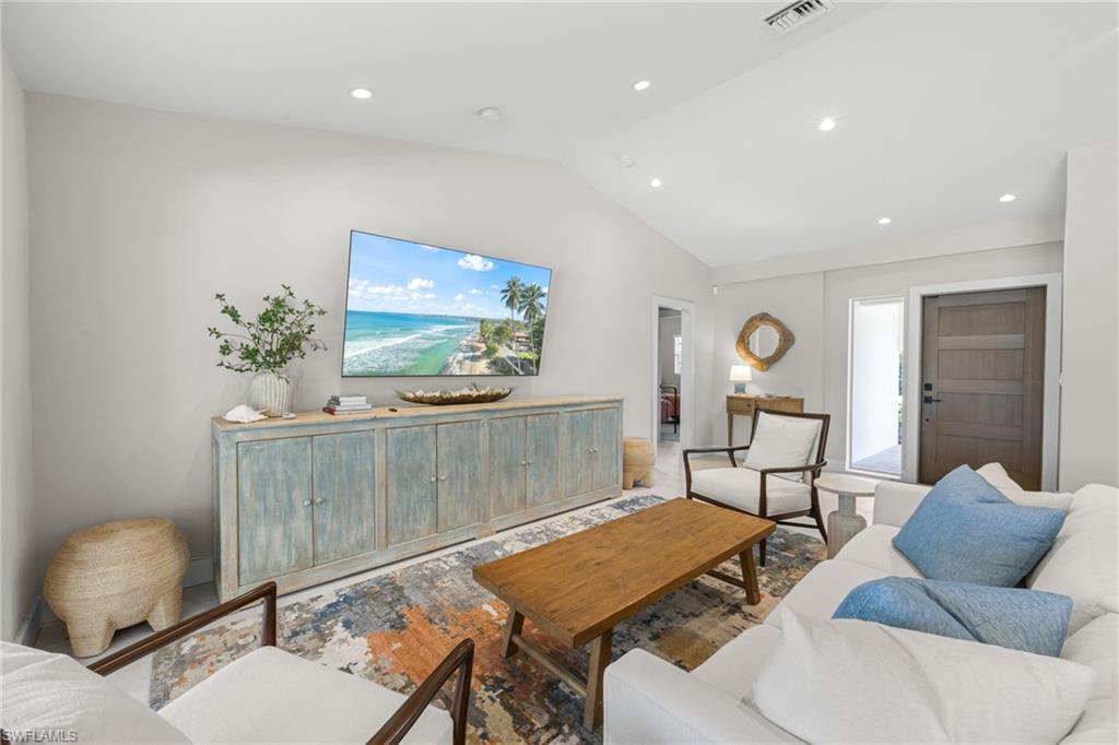 PALM LAKE - Residential