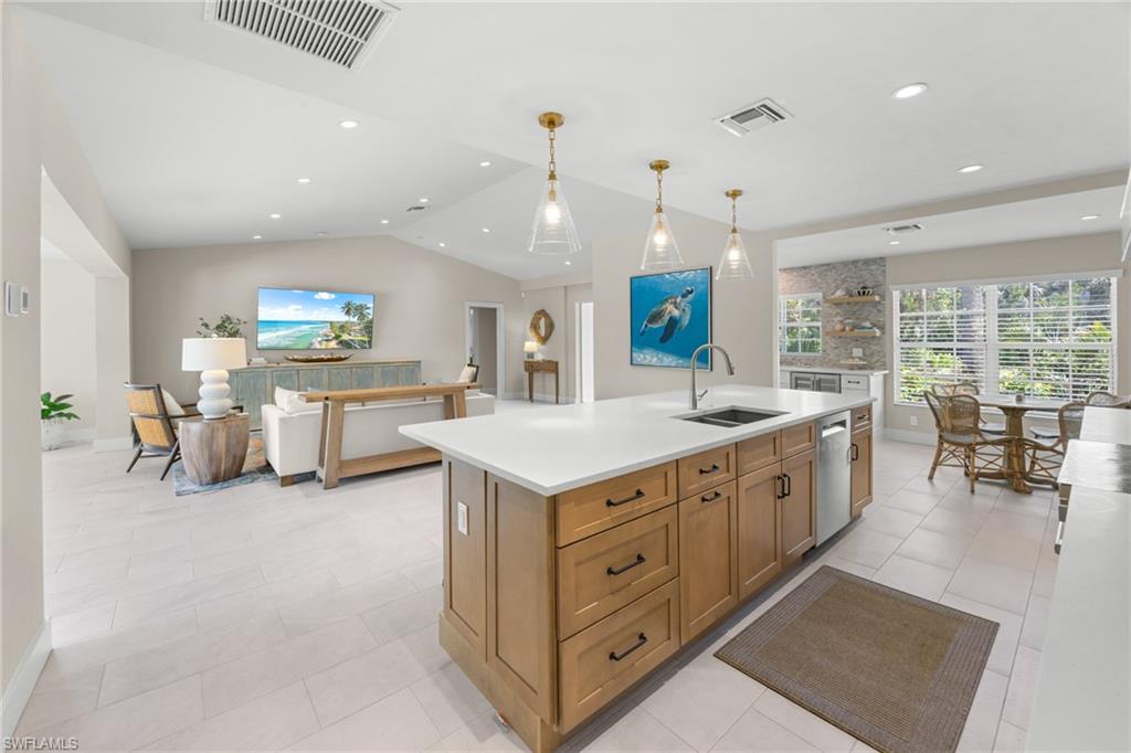 PALM LAKE - Residential