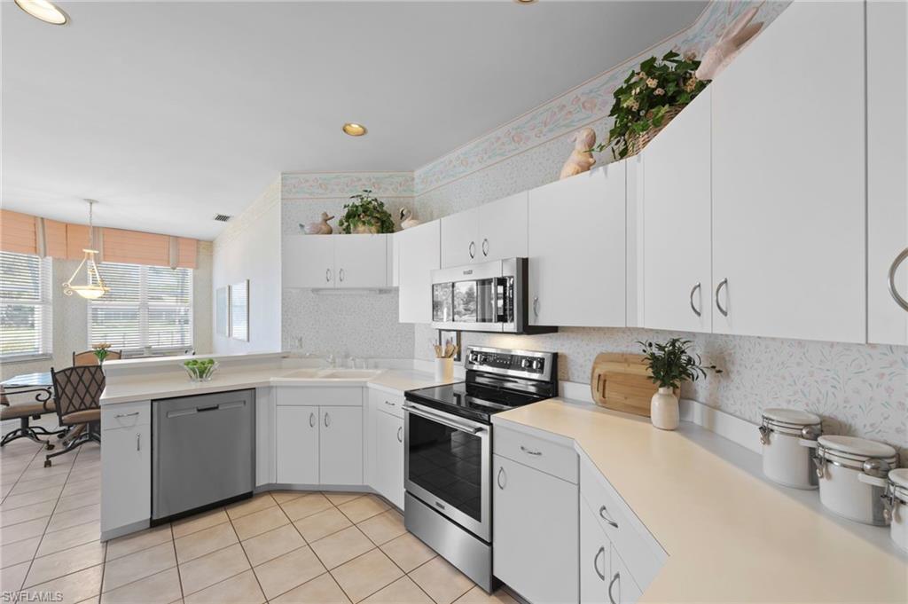 FAIRWAY BEND VILLAGE - Residential