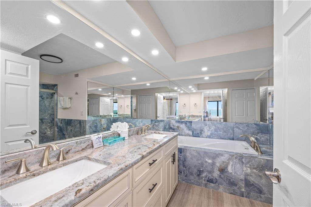 POINTE SANTO DE SANIBEL CONDO - Residential