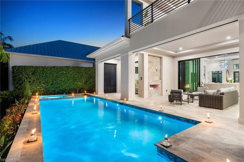 MOORINGS - Residential