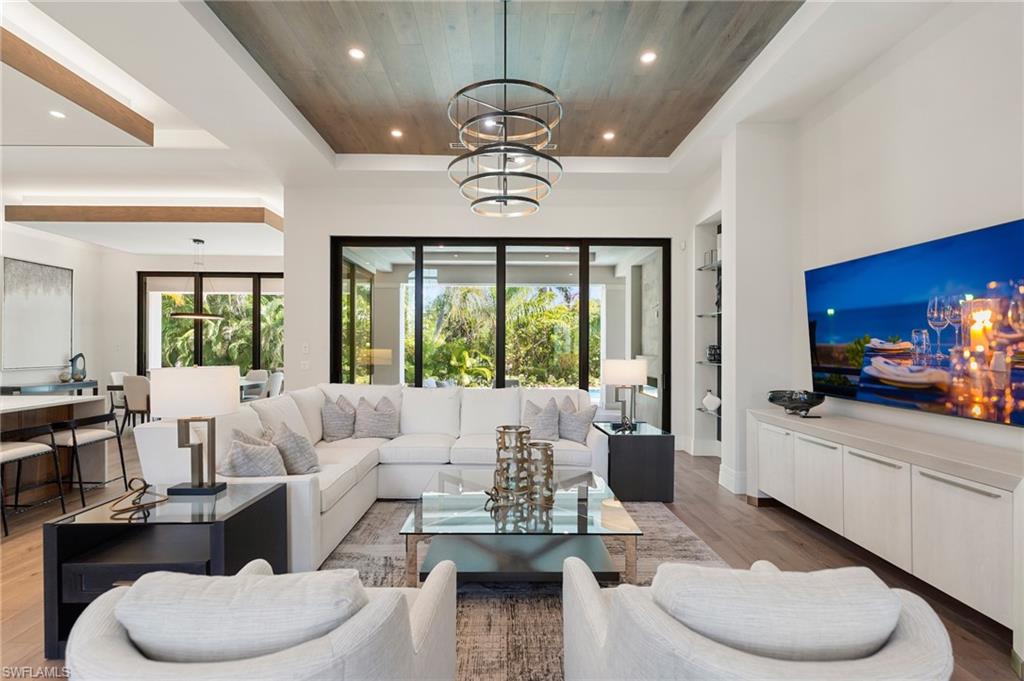 MOORINGS - Residential