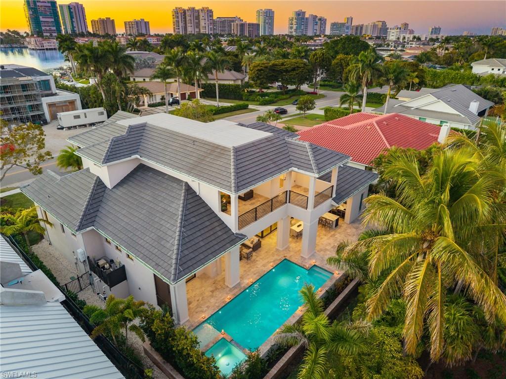 MOORINGS - Residential