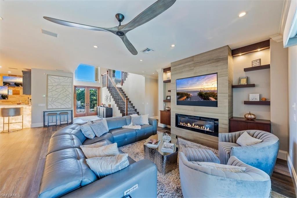 GOLDEN SHORES - Residential