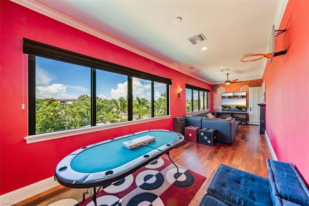 GOLDEN SHORES - Residential