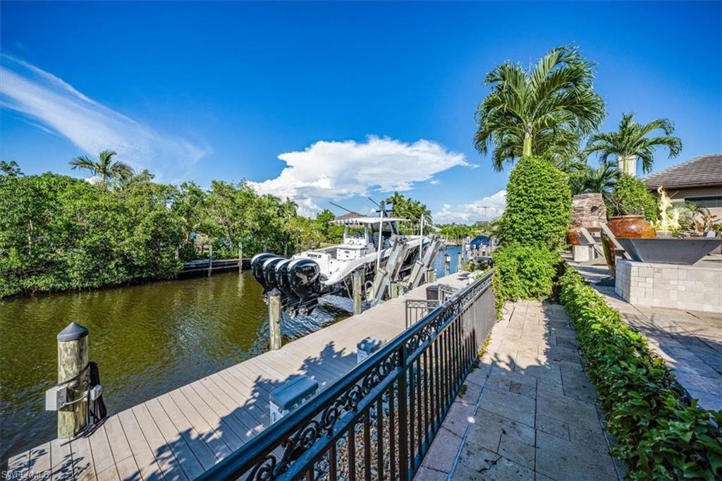 GOLDEN SHORES - Residential