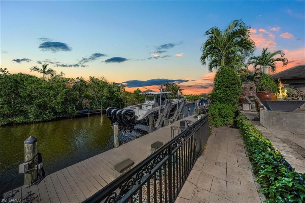 GOLDEN SHORES - Residential