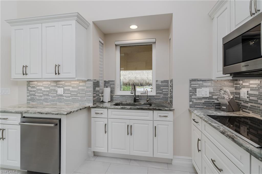 NAPLES MOTORCOACH RESORT - Land