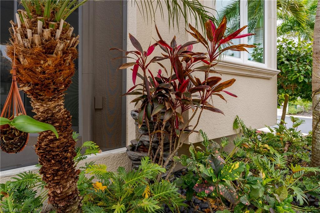 NAPLES MOTORCOACH RESORT - Land