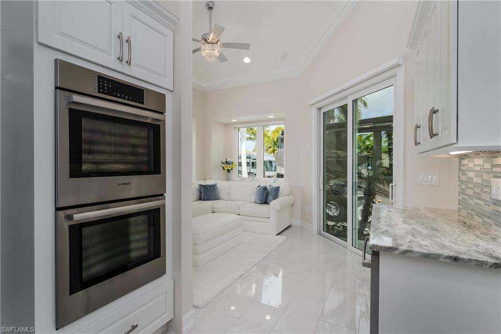 NAPLES MOTORCOACH RESORT - Land