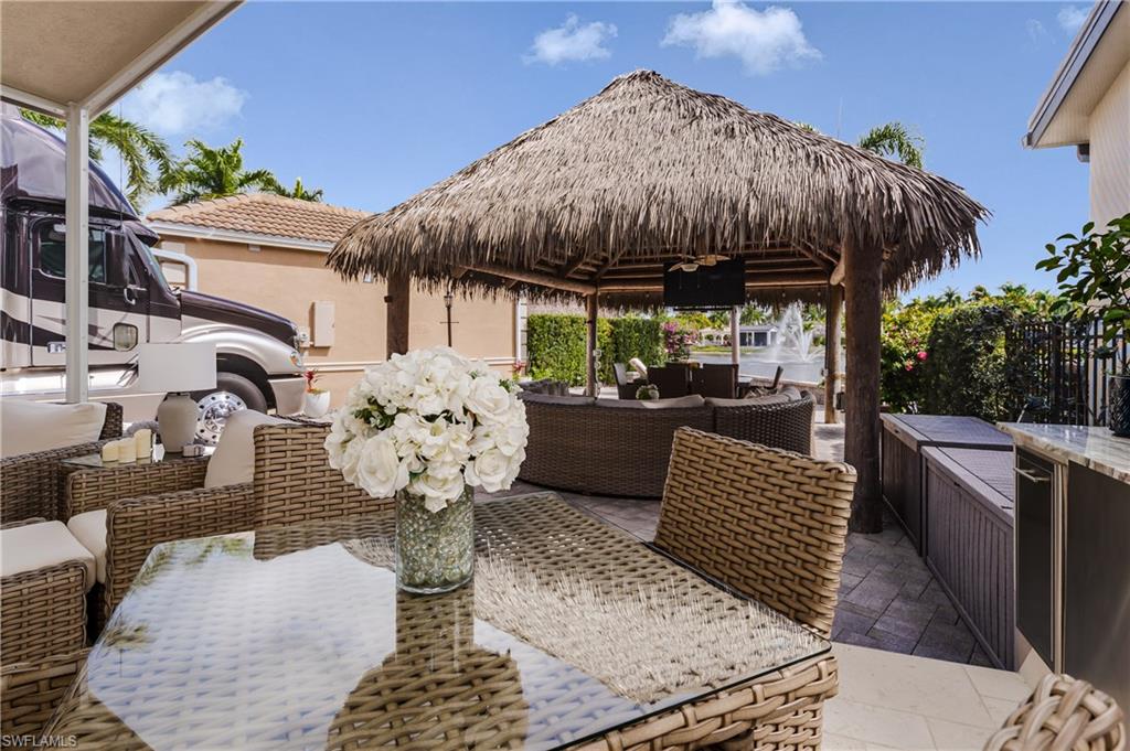 NAPLES MOTORCOACH RESORT - Land