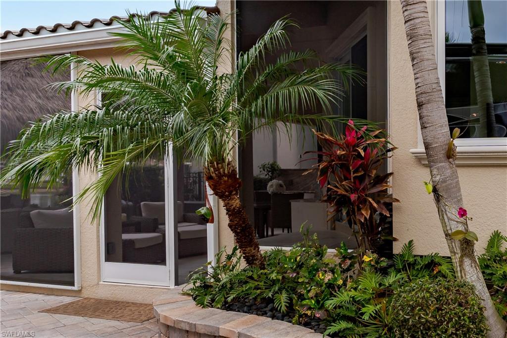 NAPLES MOTORCOACH RESORT - Land