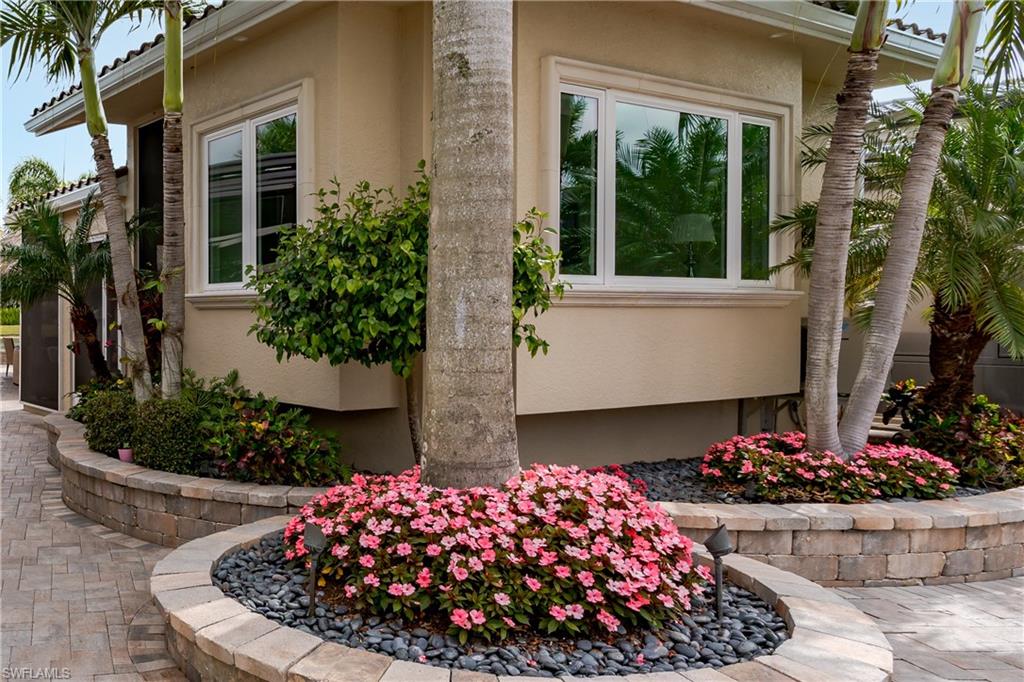 NAPLES MOTORCOACH RESORT - Land