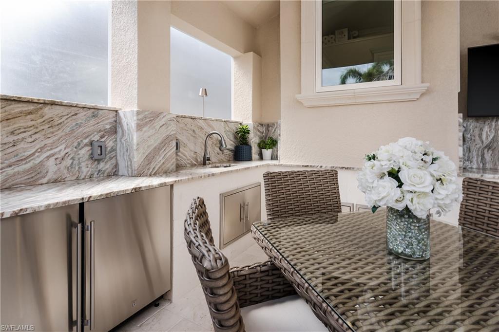 NAPLES MOTORCOACH RESORT - Land