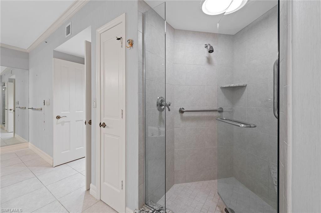 CARLYSLE AT BAY COLONY - Residential