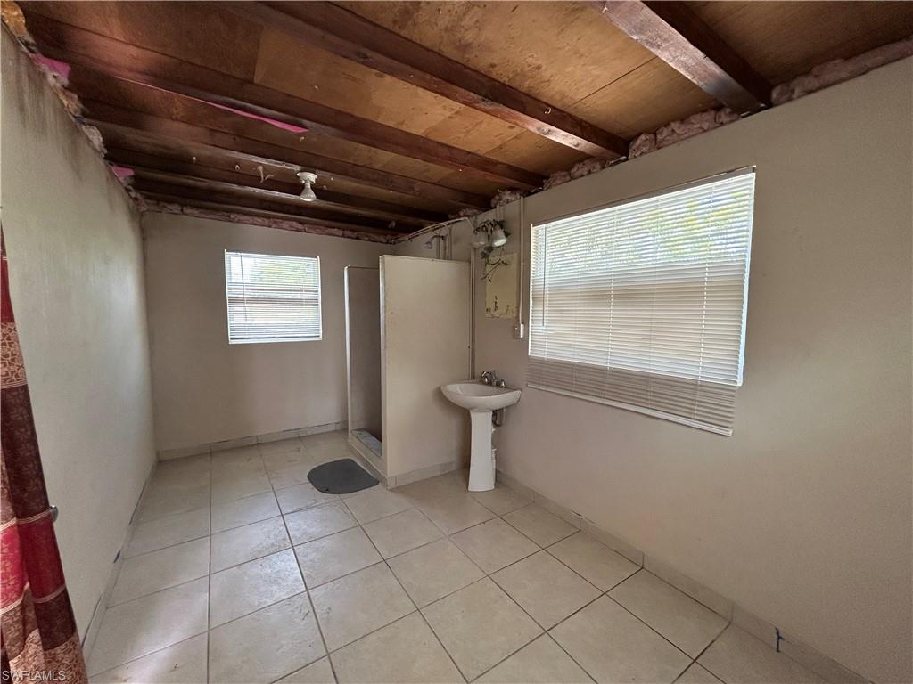 IMPERIAL SHORES - Residential Lease