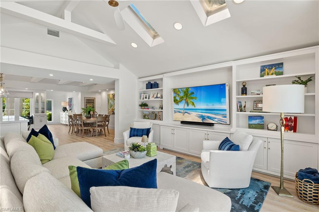 ROYAL HARBOR - Residential