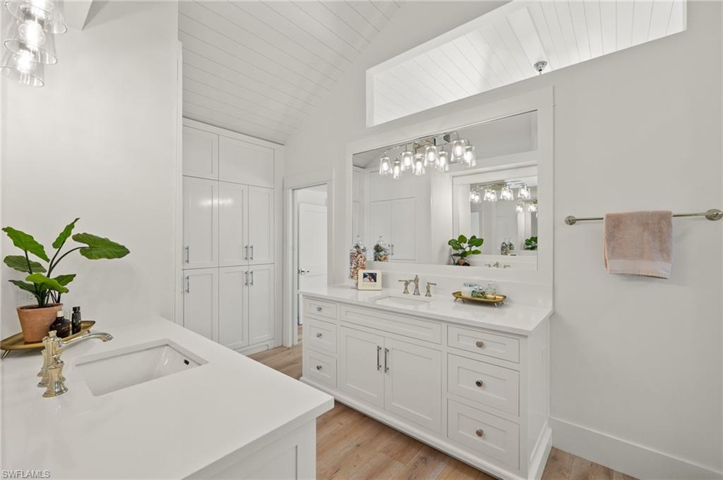 ROYAL HARBOR - Residential