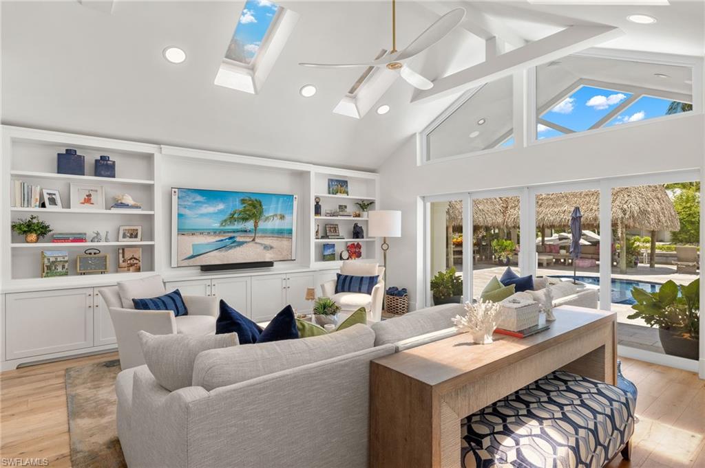 ROYAL HARBOR - Residential