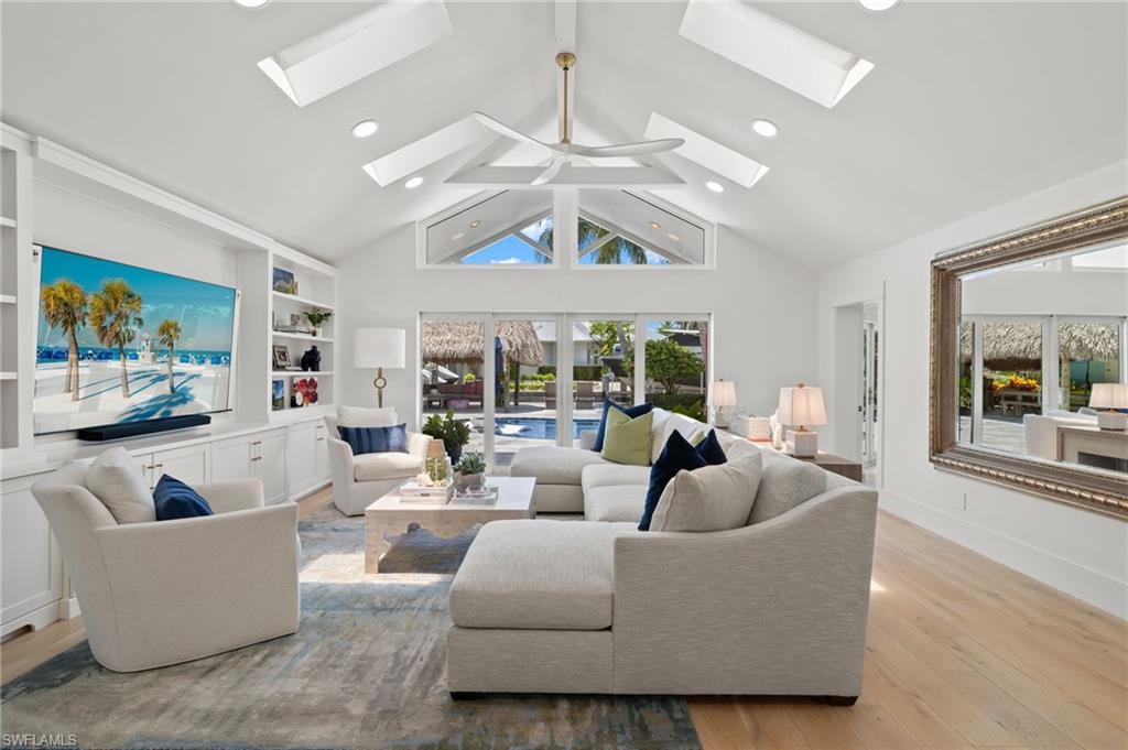 ROYAL HARBOR - Residential